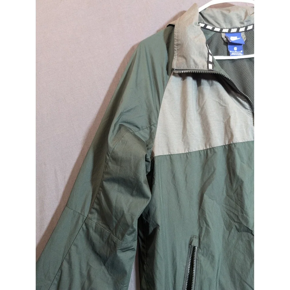 Nike Men Windbreaker Jacket Green‎ Grey Color Block Full Zip Lightweight Size M